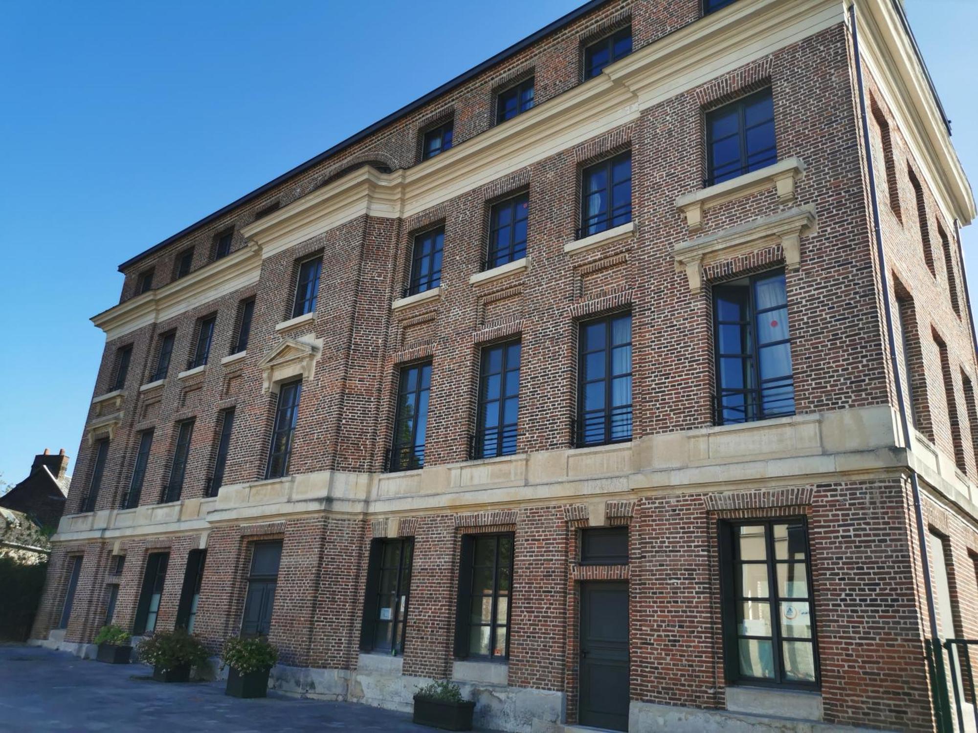 Auberge De Jeunesse Hi Руан Екстериор снимка
